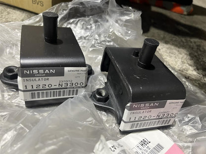 Nissan Genuine Datsun 240Z 260Z 280Z Engine Rubber Mount Set of 2 11220-N3300 ×2